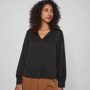 Gilli Black V-Neck Blouse